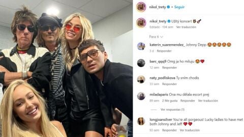 Nikol Treterová junto a Johnny Depp en una publicación de su Instagram