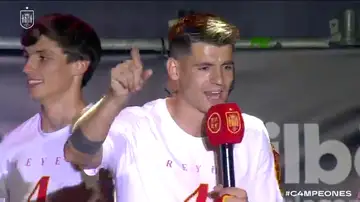 El cántico de Morata y Rodri al que se unió toda la afición: "¡Gibraltar es español!"