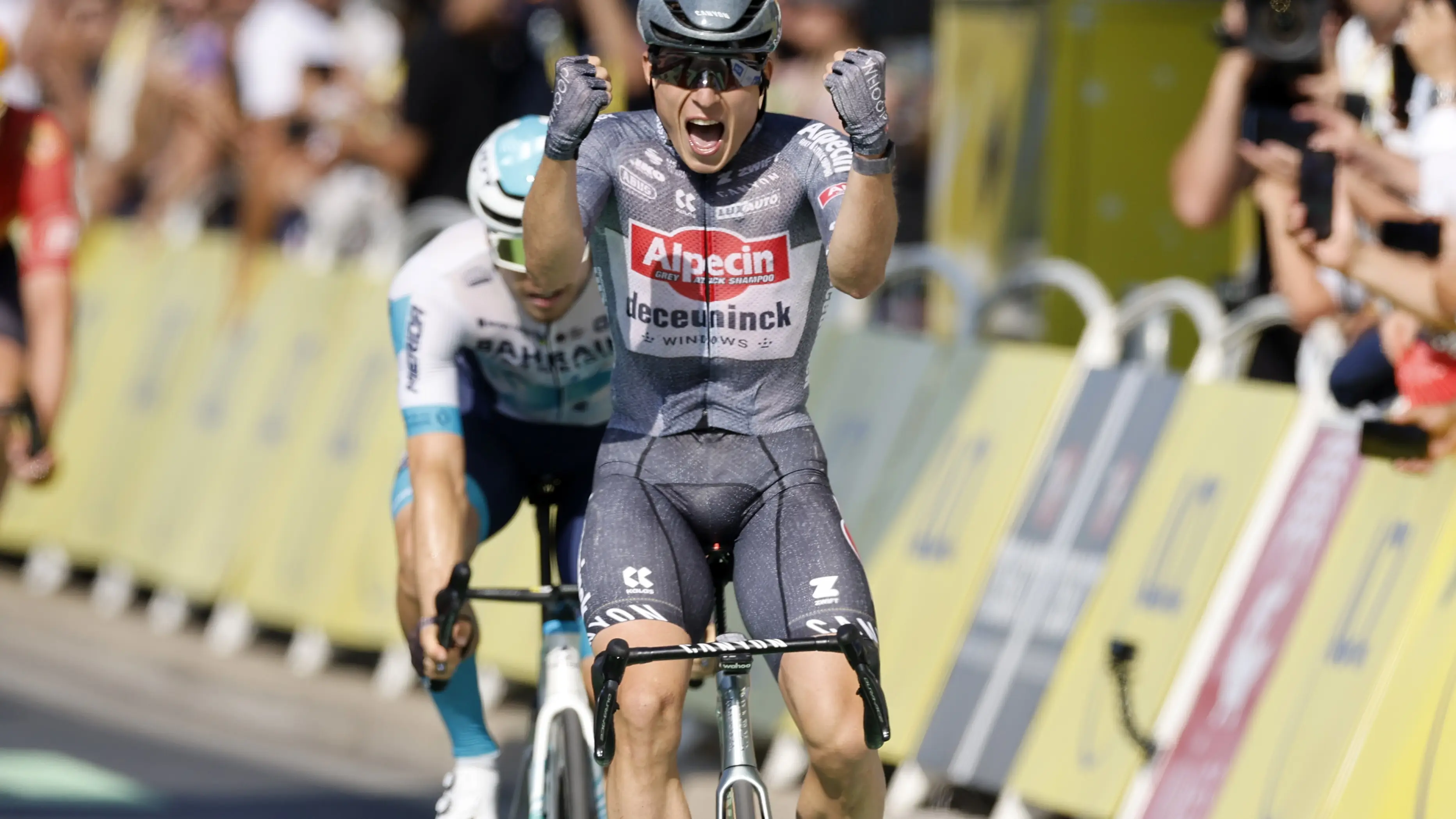 Jasper Philipsen celebra su tercera victoria de etapa en este Tour de Francia 2024 Jasper Philipsen celebra su tercera victoria de etapa en este Tour de Francia 2024