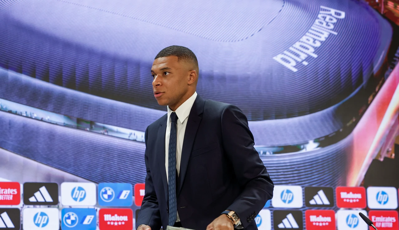 Kylian Mbappé durante la rueda de prensa en el Santiago Bernabéu en el día de su presentación