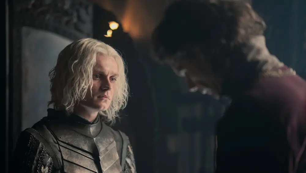 Tom Glynn-Carney como Aegon Targaryen en La Casa del Dragón Tom Glynn-Carney como Aegon Targaryen en La Casa del Dragón