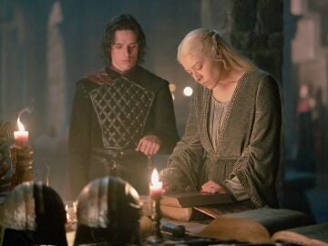 Harry Collett y Emma D'Arcy como Jacearys y Rhaenyra en el 2x05 de La Casa del Dragón