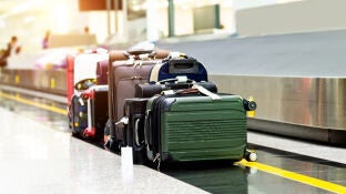 Maletas perdidas en un aeropuerto