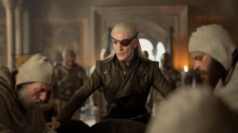 Ewan Mitchell como Aemond Targaryen en La Casa del Dragón