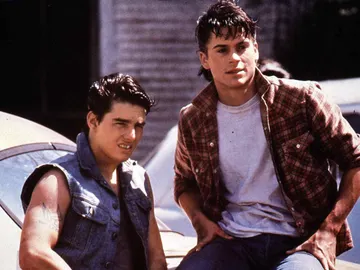 Rom Cruise y Rob Lowe en Rebeldes (Outiders) Rom Cruise y Rob Lowe en Rebeldes (Outiders)