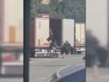 Camionero golpea a unas mujeres migrantes Camionero golpea a unas mujeres migrantes