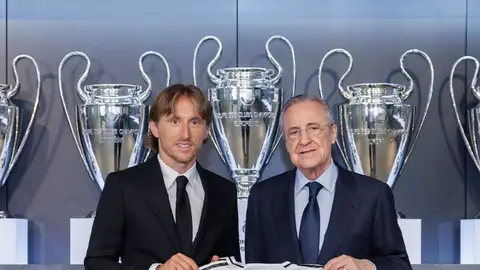 Modric en su renovación con el Real Madrid Modric en su renovación con el Real Madrid