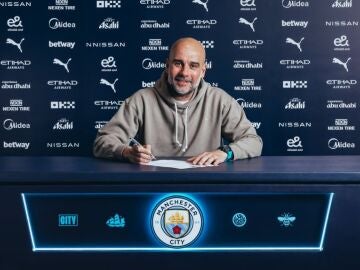 Pep Guardiola firma su nuevo contrato con el Manchester City hasta 2026