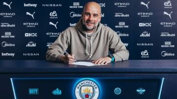 Pep Guardiola firma su nuevo contrato con el Manchester City hasta 2026