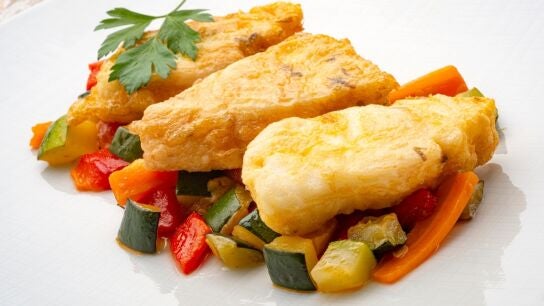 Argui&ntilde;ano: "Receta con color, sabor y textura, de bacalao rebozado al estrag&oacute;n con verduras salteadas"