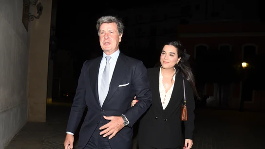 Cayetano Martínez de Irujo y su novia, Bárbara Mirjan Cayetano Martínez de Irujo y su novia, Bárbara Mirjan