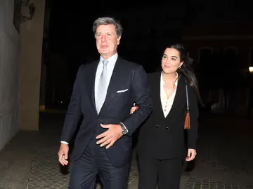 Cayetano Martínez de Irujo y su novia, Bárbara Mirjan Cayetano Martínez de Irujo y su novia, Bárbara Mirjan
