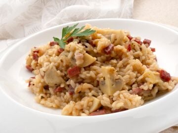 Arroz con champi&ntilde;ones, jam&oacute;n y salsa de soja, de Karlos Argui&ntilde;ano: "Un recet&oacute;n con ingredientes sencillos"