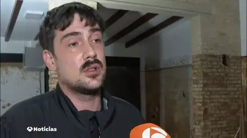 Álvaro, afectado por la DANA: "Pedimos financiación para comprar un frigorífico y por no haber pagado una cuota del coche nos metieron en la lista de morosos". Álvaro, afectado por la DANA: "Pedimos financiación para comprar un frigorífico y por no haber pagado una cuota del coche nos metieron en la lista de morosos".
