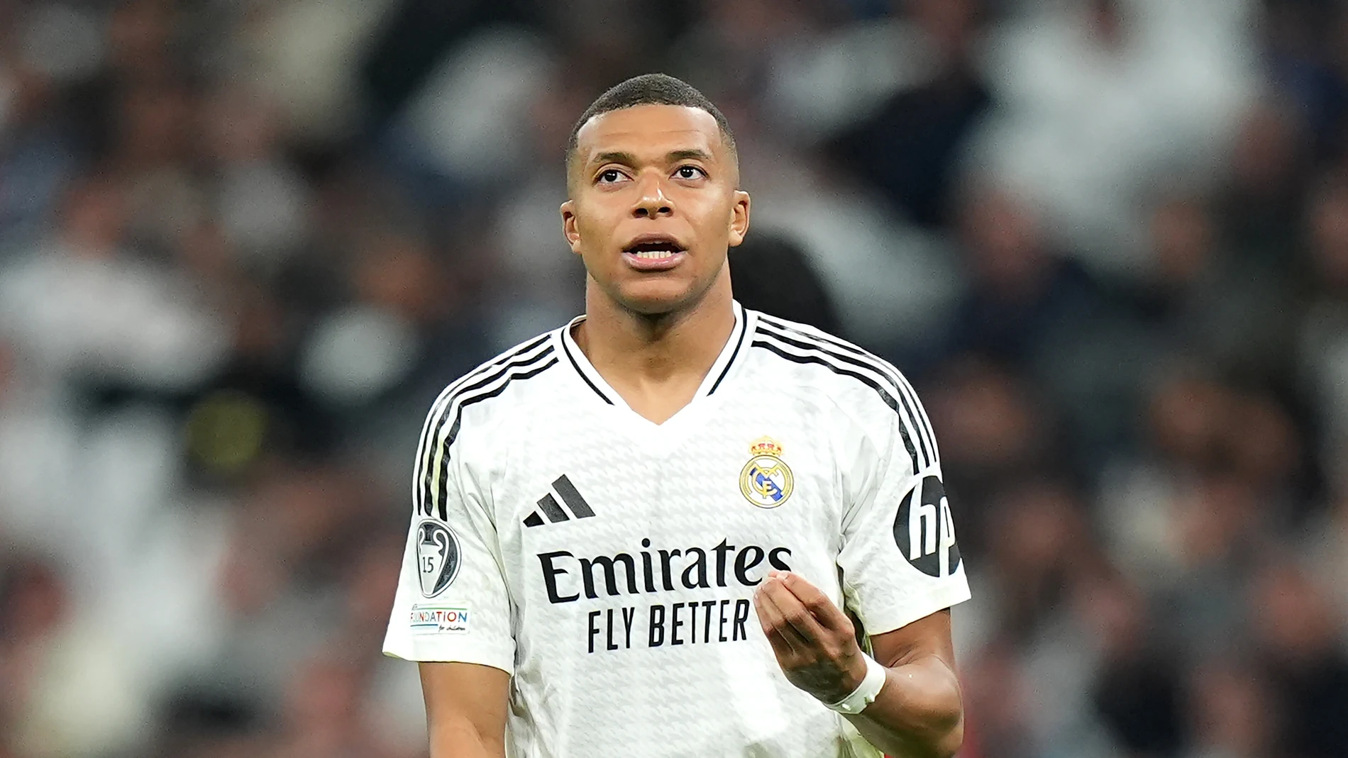 Mbappé durante un partido del Real Madrid Mbappé durante un partido del Real Madrid