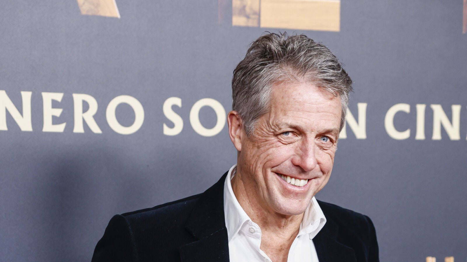 Hugh Grant, de visita en España, revela cuál es su vínculo con Penélope Cruz: 