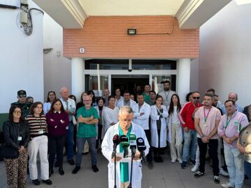 Protesta en la puerta del Centro de Salud de Conil de la Frontera