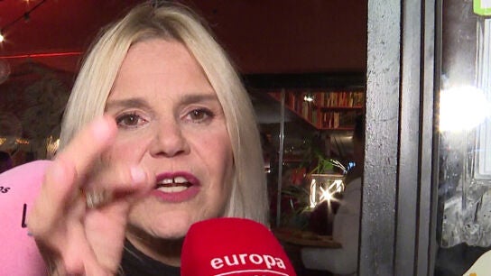 Eugenia Mart&iacute;nez de Irujo atendiendo a la prensa