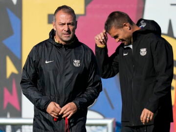 Hansi Flick, en el entrenamiento del Barcelona de este viernes