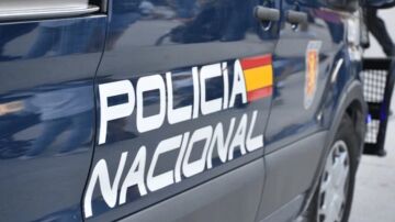 Coche policial de la Policía Nacional