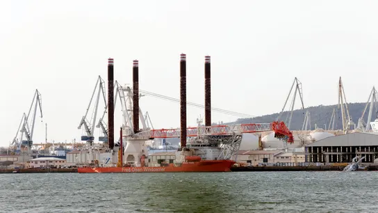 Grúa del astillero de Navantia Ferrol Grúa del astillero de Navantia Ferrol