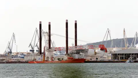 Grúa del astillero de Navantia Ferrol Grúa del astillero de Navantia Ferrol