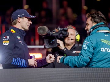 Max Verstappen y Fernando Alonso antes del GP de Las Vegas