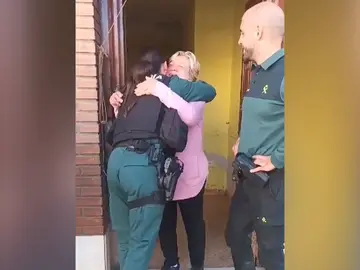 Reencuentro Guardia Civil con vecina Reencuentro Guardia Civil con vecina