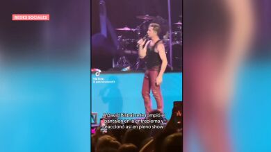 El delicado momento en el que a David Bisbal se le rompe el pantalón en la entrepierna: 