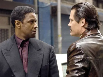 Josh Brolin y Denzel Washington en American Gangster Josh Brolin y Denzel Washington en American Gangster
