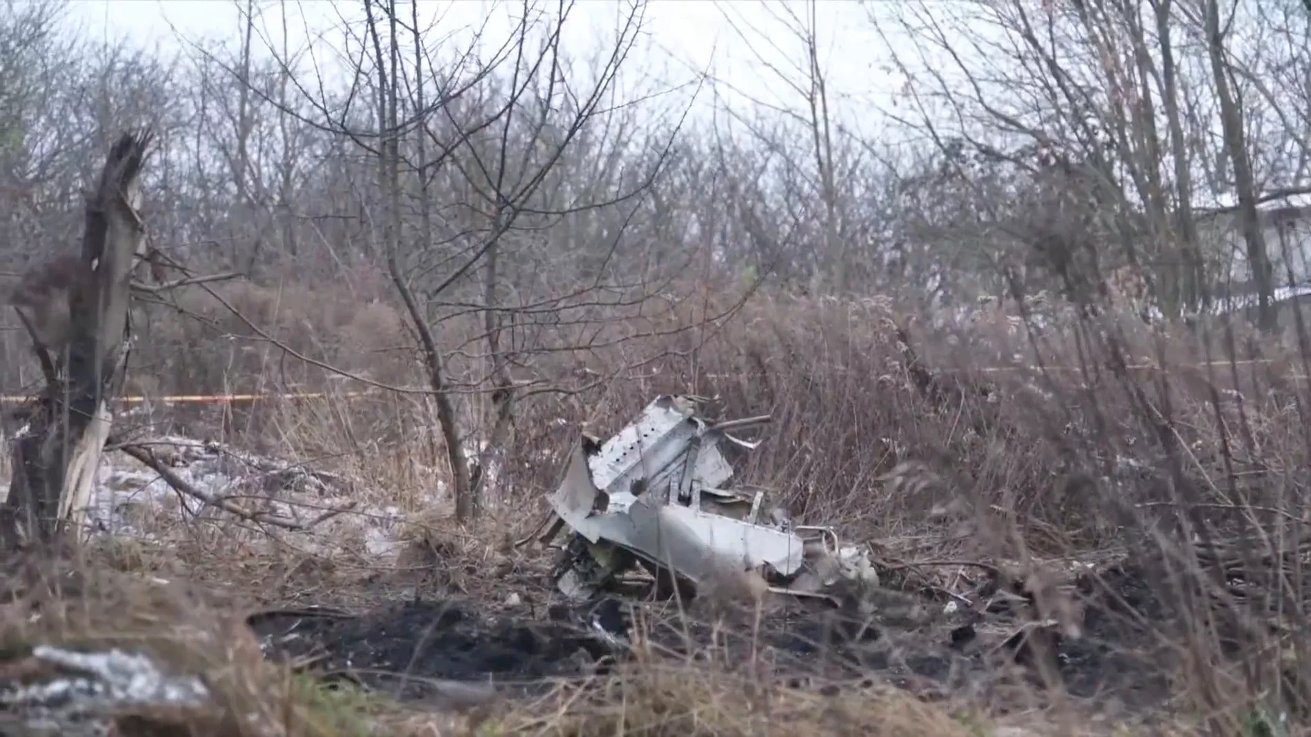 Fragmentos del avión estrellado en Lituania Fragmentos del avión estrellado en Lituania