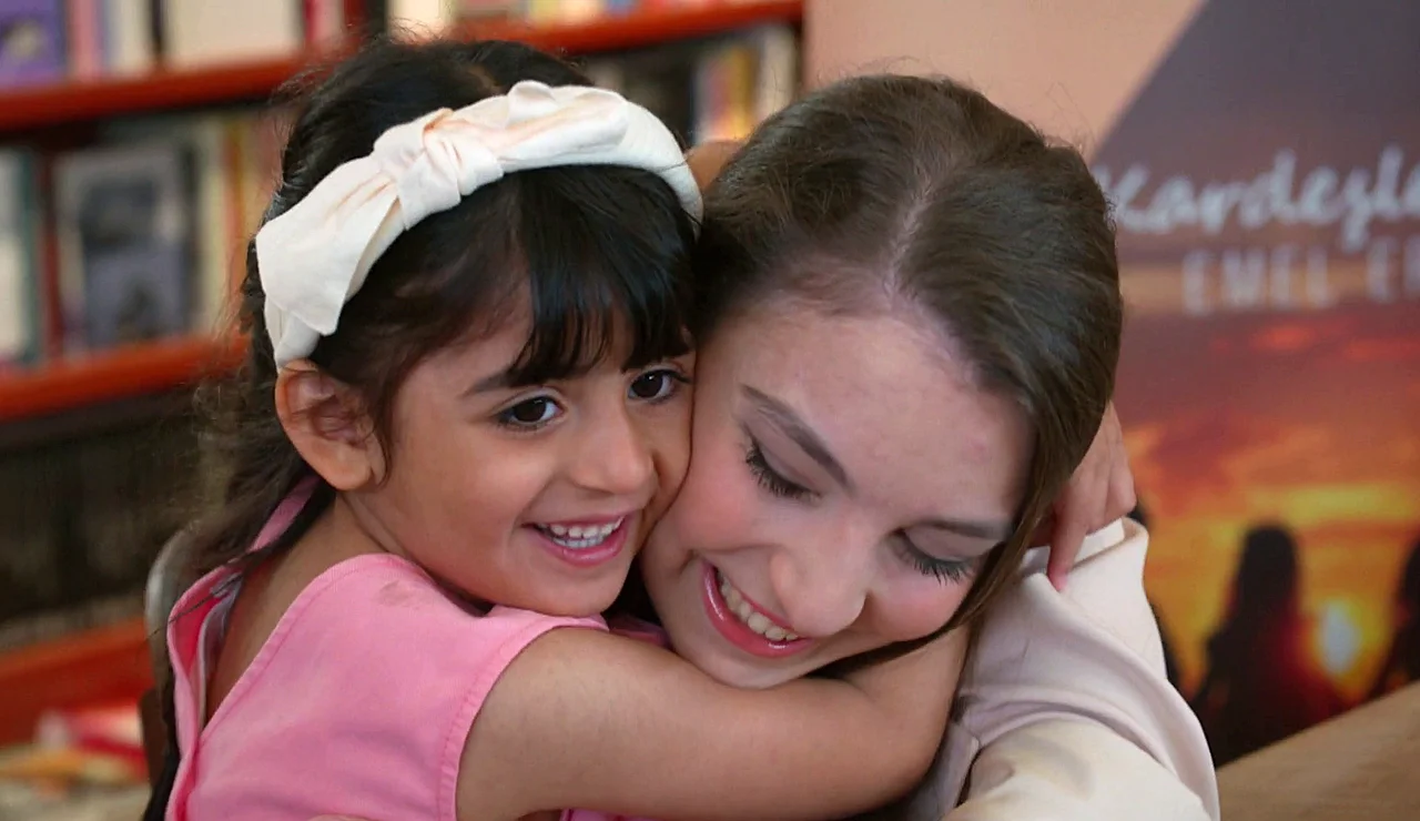 ¡Qué bonita familia!: Ömer y Süsen se convierten en padres de una niña