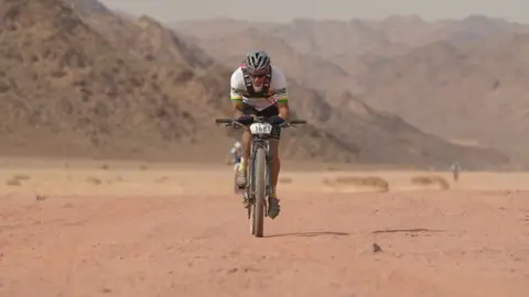 Titan Desert en Arabia Saudí Triunfo español en la Titan Desert en Arabia Saudí