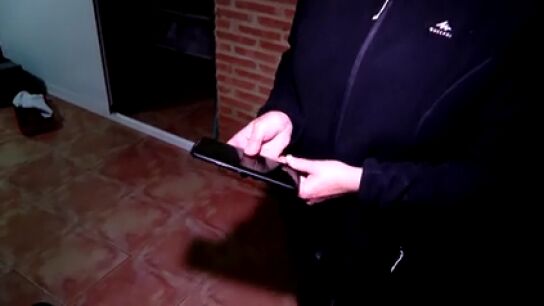 &iquest;C&oacute;mo recuperar m&oacute;viles, port&aacute;tiles u otros dispositivos afectados por la DANA? Los expertos nos dan las claves