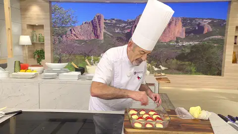 Sazónalos, rocíalos con un chorrito de aceite y hornéalos Sazónalos, rocíalos con un chorrito de aceite y hornéalos