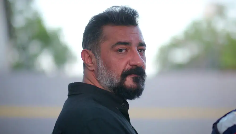 El agridulce final de Akif Atakul: entra en prisión con la esperanza de que Ömer lo perdone algún día El agridulce final de Akif Atakul: entra en prisión con la esperanza de que Ömer lo perdone algún día