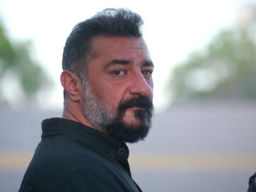 El agridulce final de Akif Atakul: entra en prisi&oacute;n con la esperanza de que &Ouml;mer lo perdone alg&uacute;n d&iacute;a