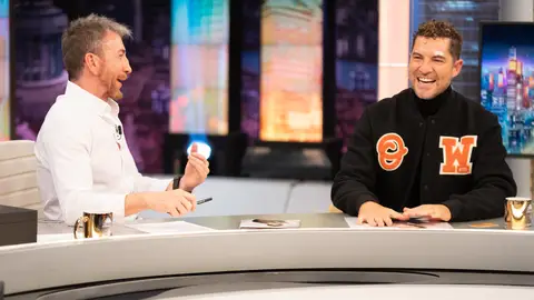 ¡Masterclass de canto en directo! David Bisbal enseña sus mejores trucos a Pablo Motos ¡Masterclass de canto en directo! David Bisbal enseña sus mejores trucos a Pablo Motos