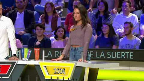 “¡Voy a tirar!”: Laura se arriesga poniendo en peligro el supercomodín “¡Voy a tirar!”: Laura se arriesga poniendo en peligro el supercomodín