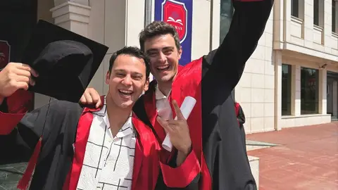 ¡Hasta siempre! así se han despedido los actores de Hermanos de la serie en sus redes sociales ¡Hasta siempre! así se han despedido los actores de Hermanos de la serie en sus redes sociales