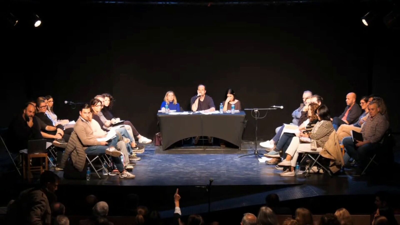 La indignación de los vecinos en el primer pleno de Aldaya tras la DANA: 