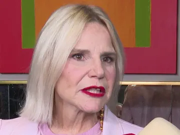 Eugenia Martinez de Irujo haciendo declaraciones a la prensa Eugenia Martinez de Irujo haciendo declaraciones a la prensa