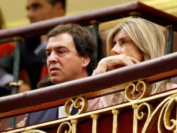 La esposa de Pedro Sánchez, Begoña Gómez, y su hermano, David Sánchez