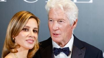 Richard Gere y su mujer Alejandra Silva en Madrid Richard Gere y su mujer Alejandra Silva en Madrid