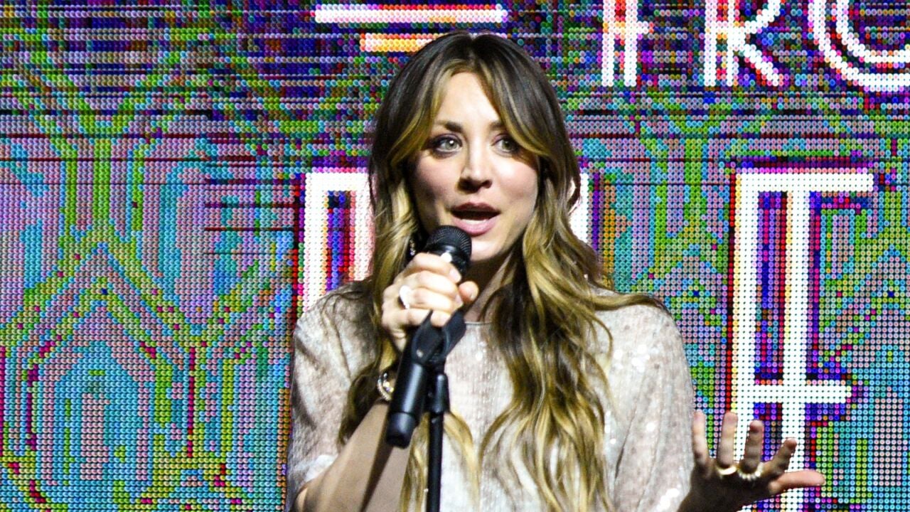 Kaley Cuoco cuenta cómo un hombre se coló en su habitación de hotel y ...