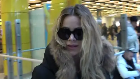 Candela Márquez, en el aeropuerto de Madrid Candela Márquez, en el aeropuerto de Madrid