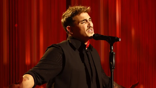 Ginés nos hace vibrar con esta preciosa versión de ‘Se nos rompió el amor’ Ginés nos hace vibrar con esta preciosa versión de ‘Se nos rompió el amor’