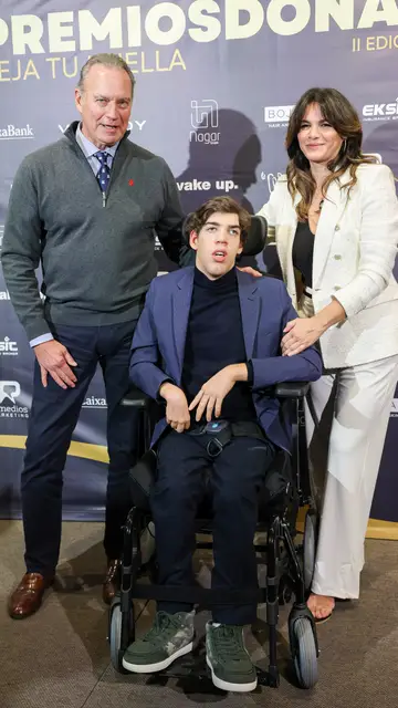 Bertín Osborne, su hijo Kike y Fabiola Martínez Bertín Osborne, su hijo Kike y Fabiola Martínez