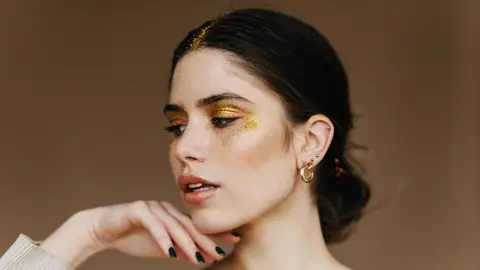 Mujer maquillada Mujer maquillada