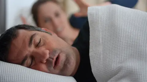 Hombre durmiendo Hombre durmiendo